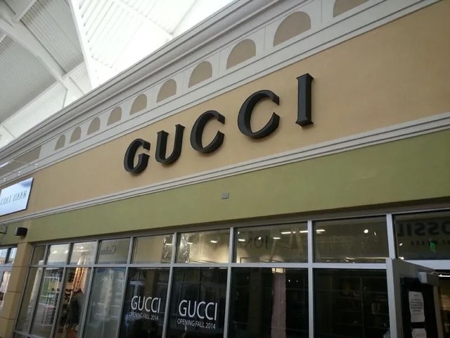 gucci-outdoor-sign-louisville-ky