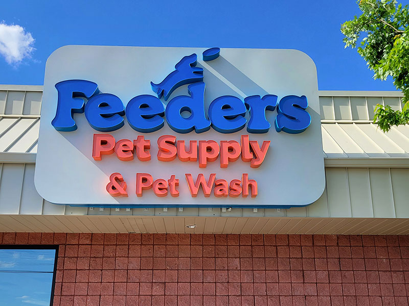 feeders pet suppcy sign